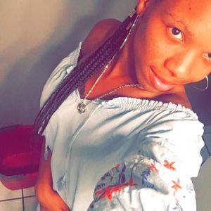 Meet your Posher, Deedee